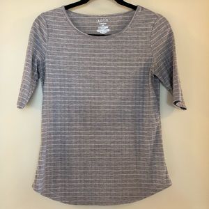 Gray and silver striped tee